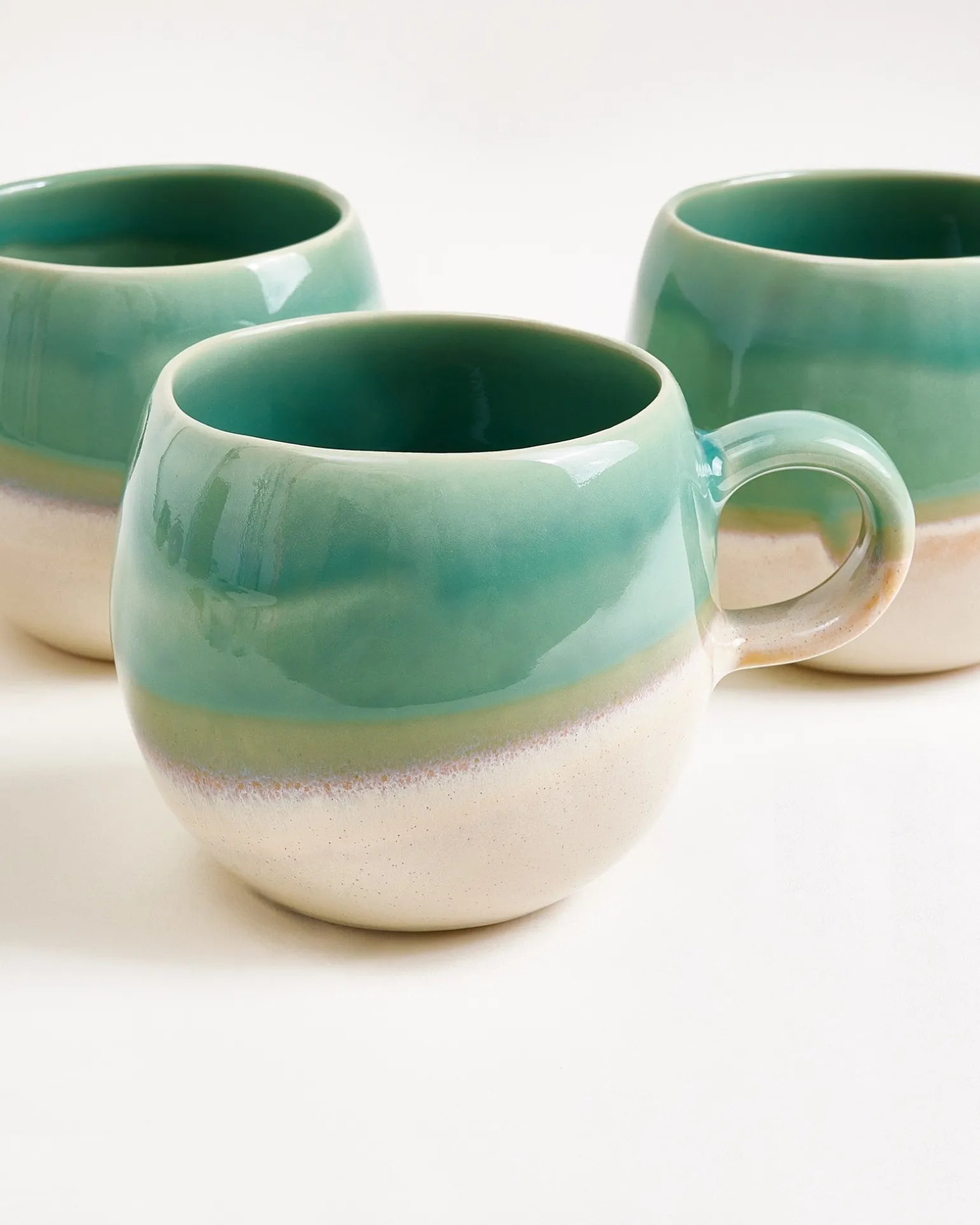 Bica Tasse groß hellgrün sand