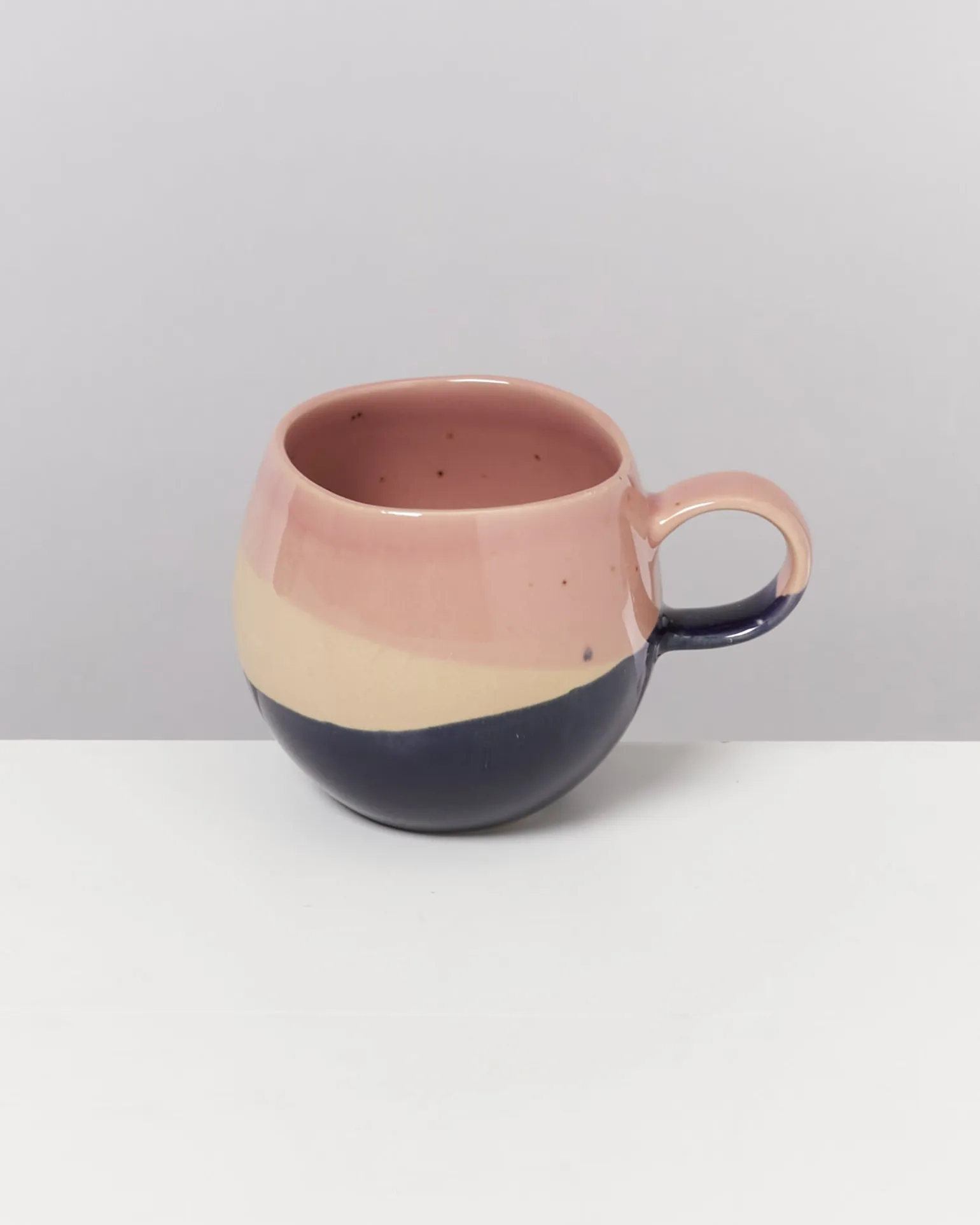 Bica Tasse klein rosa sand dunkelblau