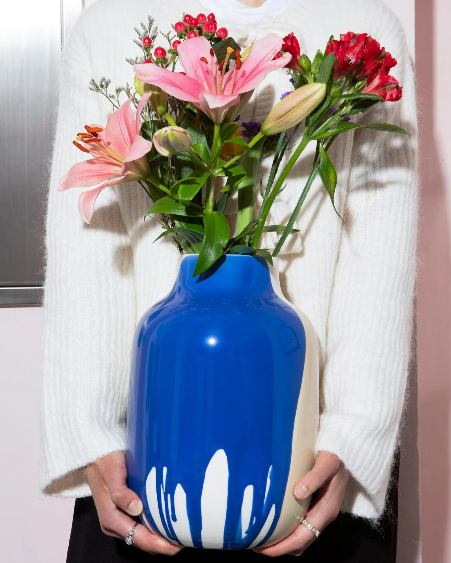 Nuno Vase L drip sand blau