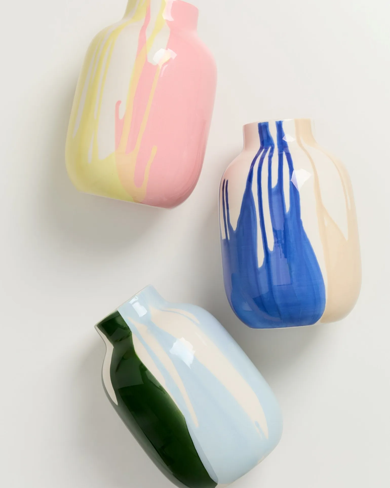Nuno Vase M drip dunkelgrün hellblau