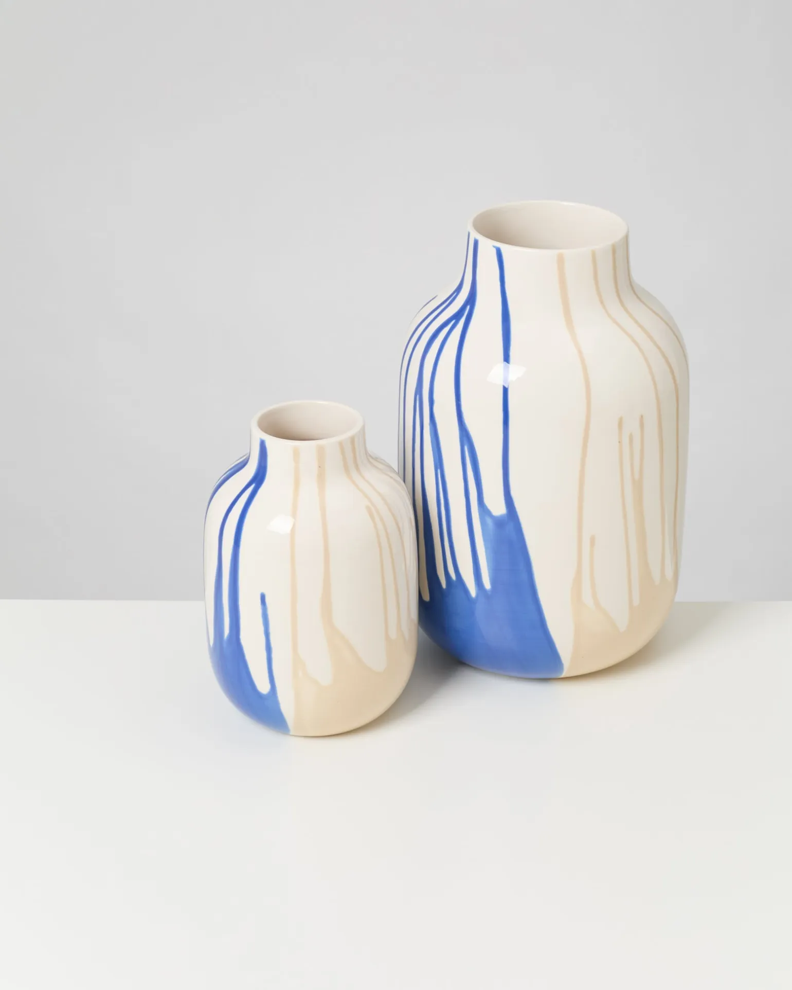 Nuno Vase M drip sand blau