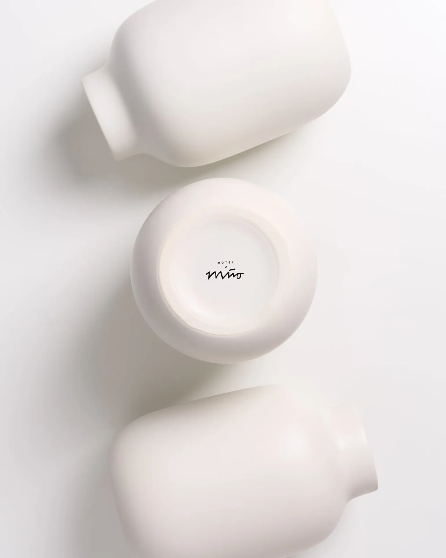 Nuno Vase M matt sand