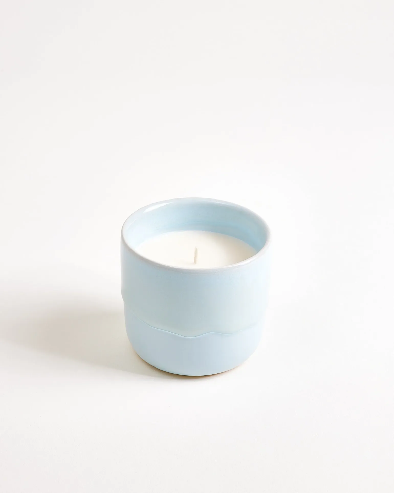 Velar Duftkerze Summer Linen hellblau